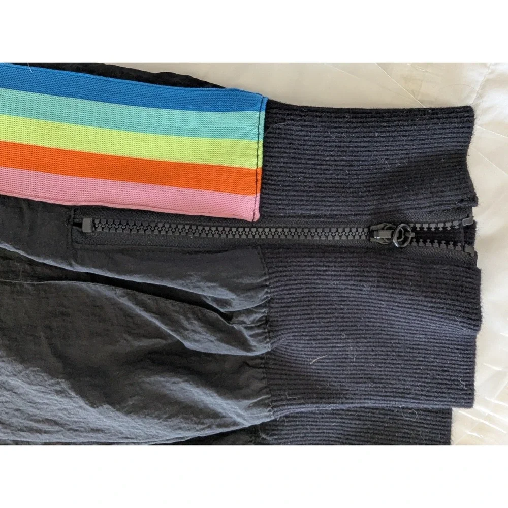 Fabletics Windbreaker Pants Womens S Black Rainbow Side Stripe Zip Ankle Track - Picture 7 of 7